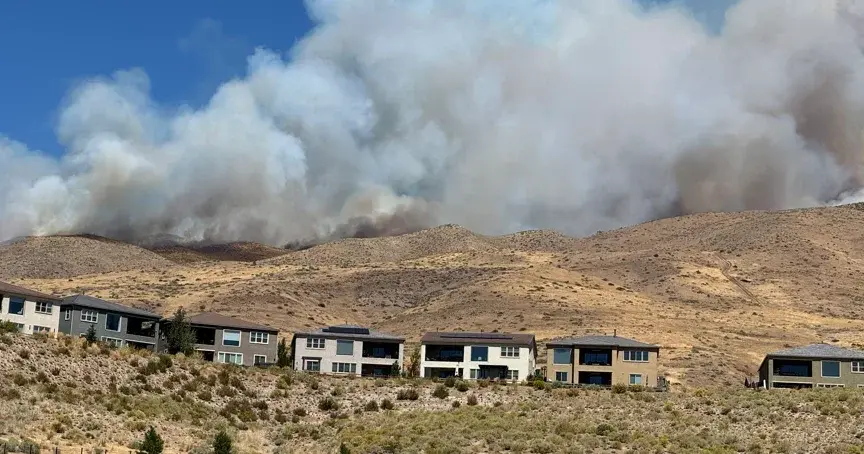 Hawk Fire Expands Near Reno, Evacuations in Place as Blaze Reaches 2,500 Acres