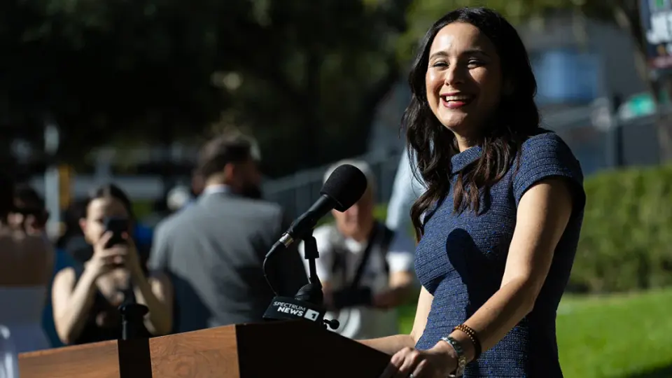 Hinojosa’s Populist Pivot Challenges Abbott’s Texas Grip