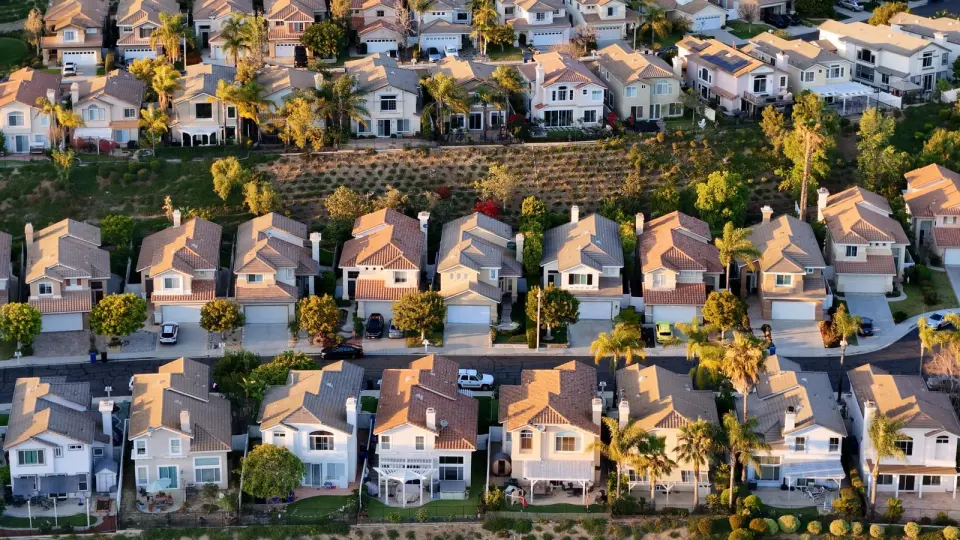Fannie Mae hikes 2027 mortgage forecast to 7.5% as rates hit 2-week low