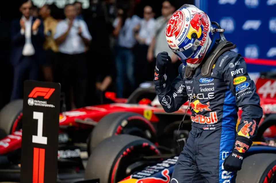 Verstappen Claims First 2026 Pole at Sepang as Hamilton Returns to Front Row