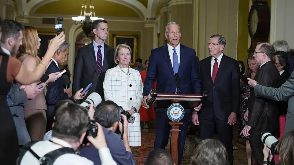 Senate Blocks Landmark Crypto Bill, Sending Bitcoin Below $76,000