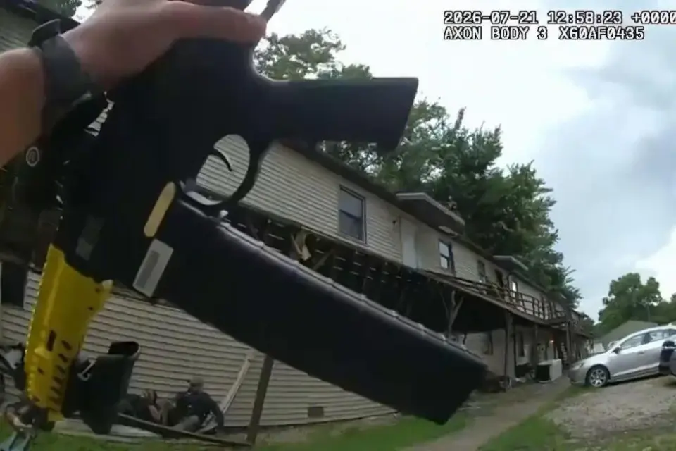 Video captures officers tumbling as deck collapses during arrest