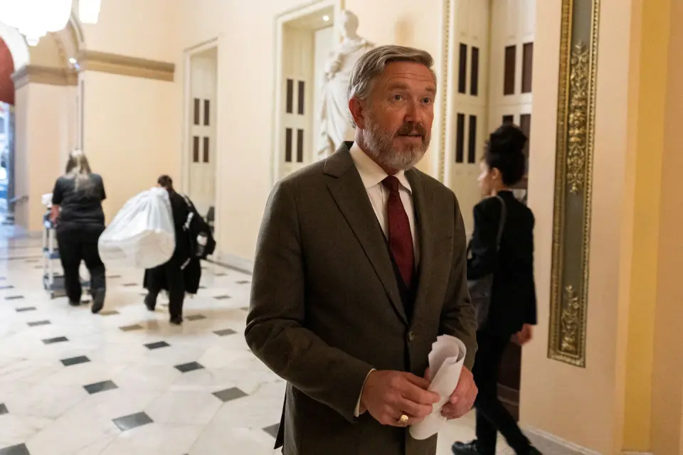 Massie Forces House Vote on Hegseth Impeachment Amid Iran War Controversy