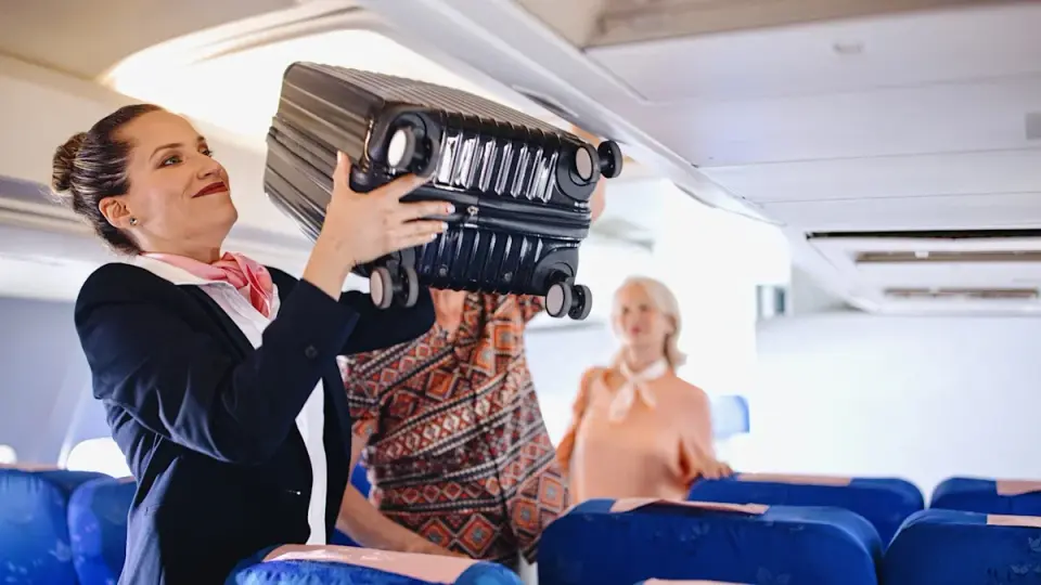 Pregnant traveler’s complaint highlights strict airline rules on lifting carry-on bags