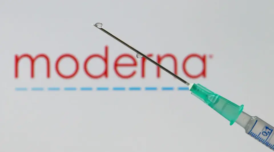 FDA approves Moderna’s mRNA flu shot for adults 50+, signaling a new vaccine era