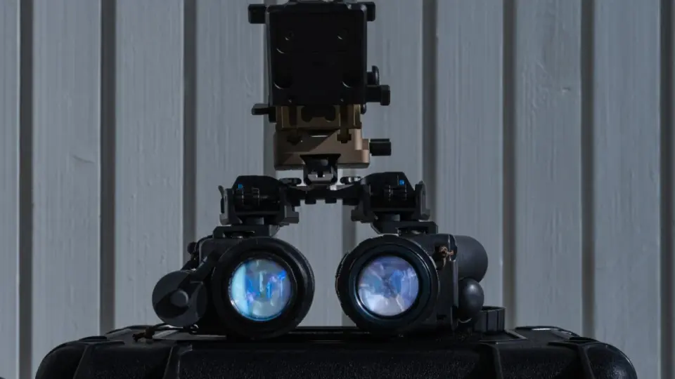 Full-Color Infrared Vision Achieved with Quantum-Dot OLED Stack
