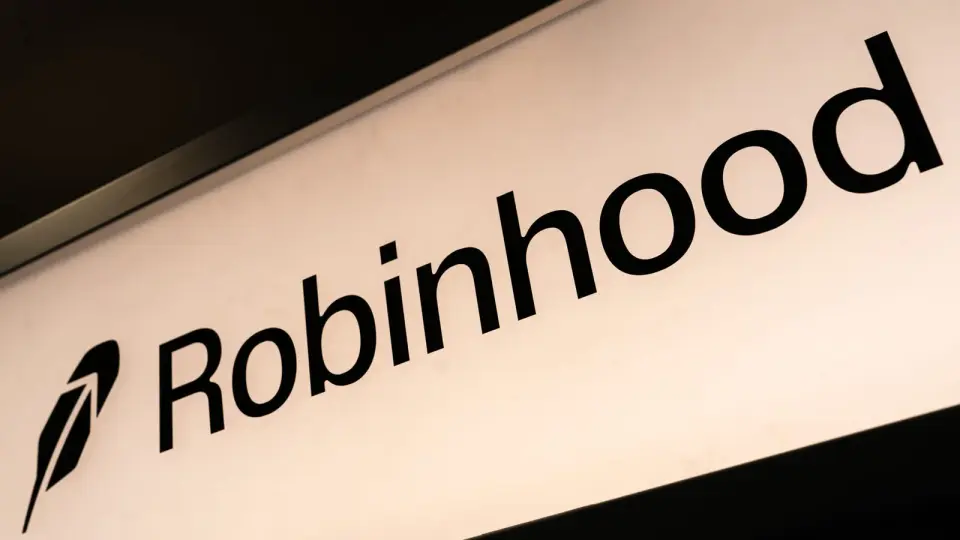Piper Sandler Lifts Robinhood Target to $145 as Rothera Gains CFTC Football Approval