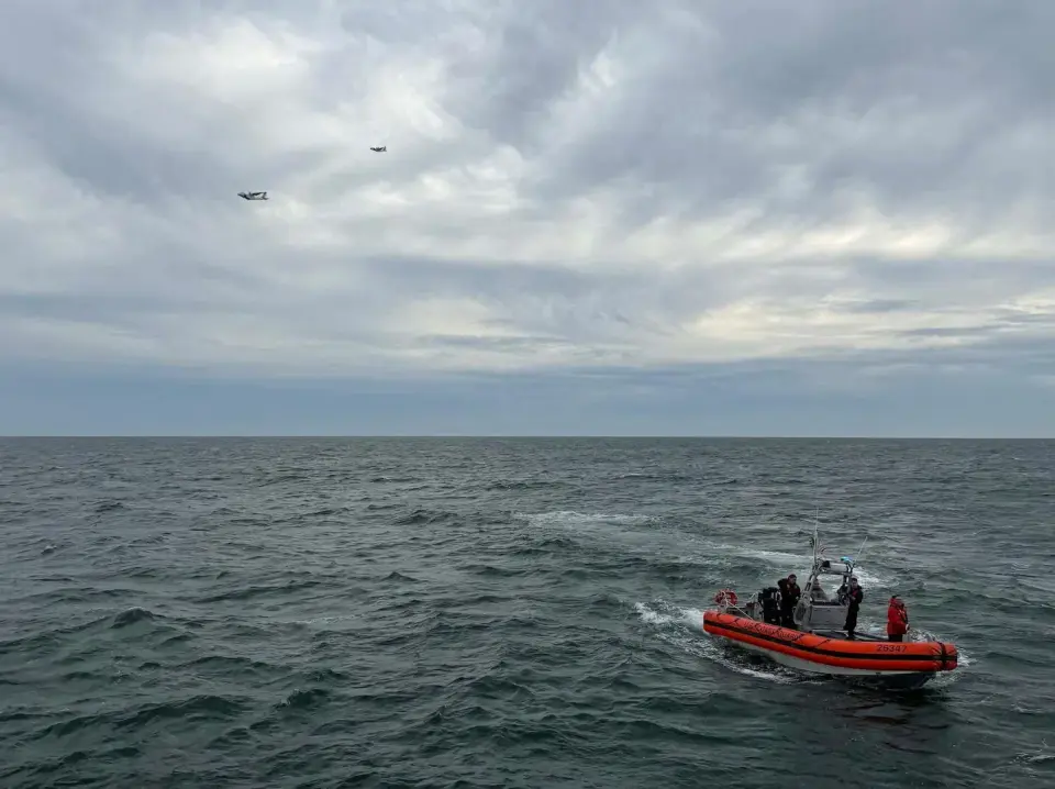 US Coast Guard ends search for six aboard crashed Bermuda-Boston medical jet