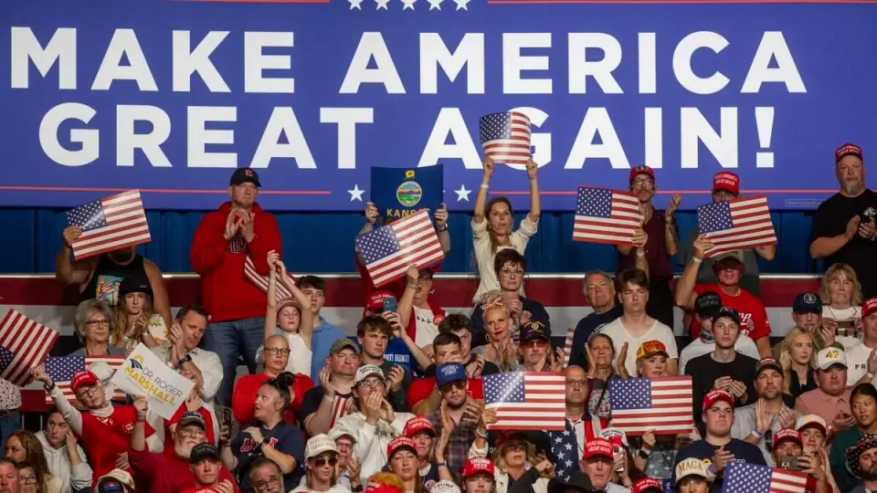 Trump’s Kansas Rally Draws 6,000 but Sparks Fact-Check Disputes