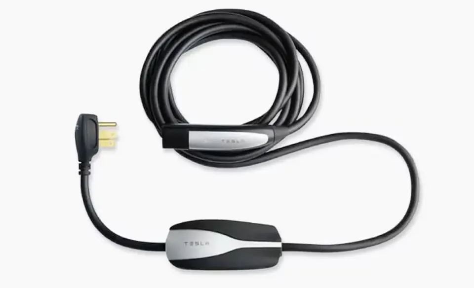 Tesla quietly pushes firmware refresh to Gen 2 Mobile Connectors