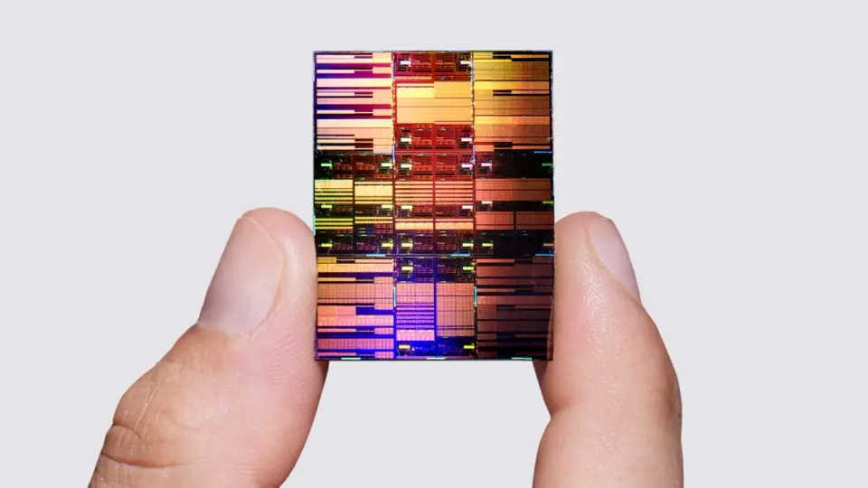 IBM Reveals Sub-1nm Chip With 100 Billion Transistors on a Fingernail