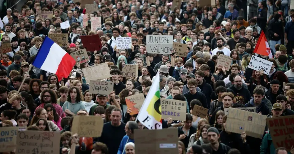French Student Protests Escalate into National Crisis Ahead of 2027 Election