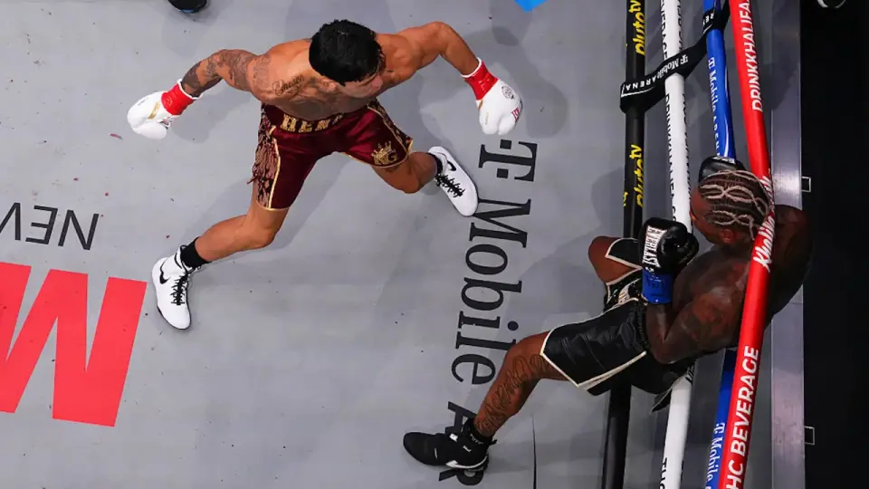 Garcia KOs Benn to Retain Welterweight Belt