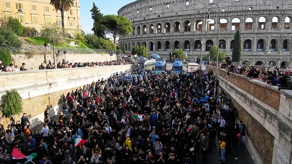 Italy's Second Wave of Protests: Clashes Erupt as Government Deploys 500 Soldiers