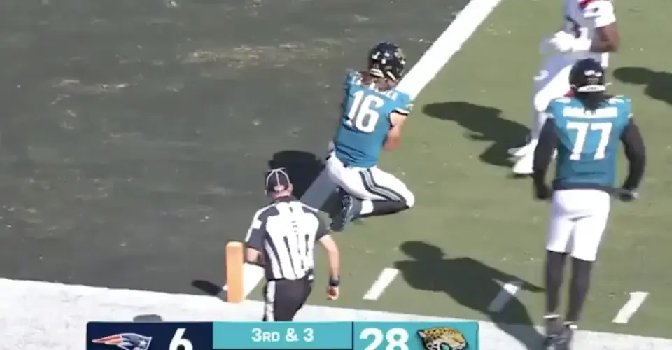 Lawrence's Unnecessary Kneel at 1-Yard Line Sparks Fantasy Backlash in Jaguars' 35-6 Win