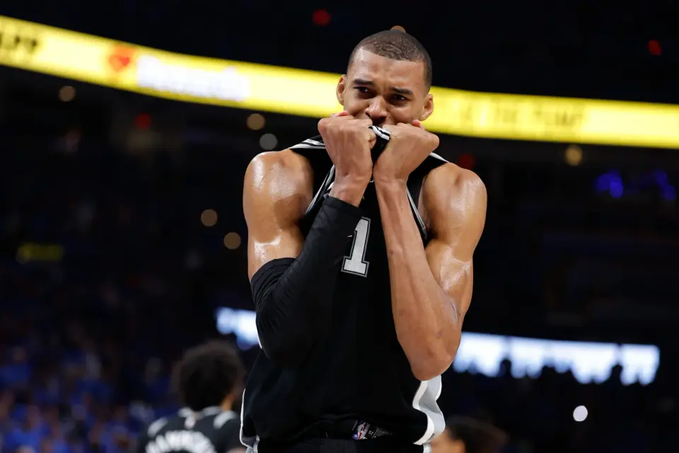 Young Spurs fan critically injured after postgame fall during celebration