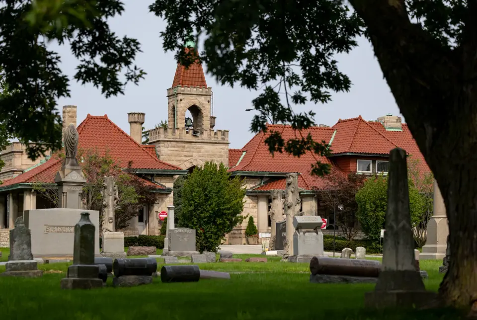 State probes second Chicago funeral facility for mishandling remains