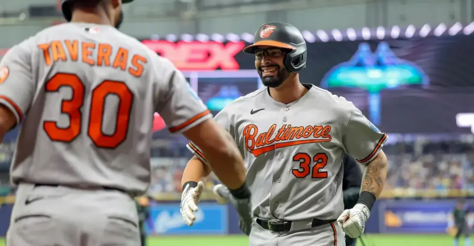Oriole Rally Keeps Wild-Card Hopes Alive in 4-3 Win Over Rays