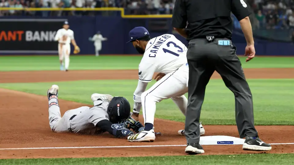 Wells' Aggressive Base-Running Error Decides ALDS Opener for Rays