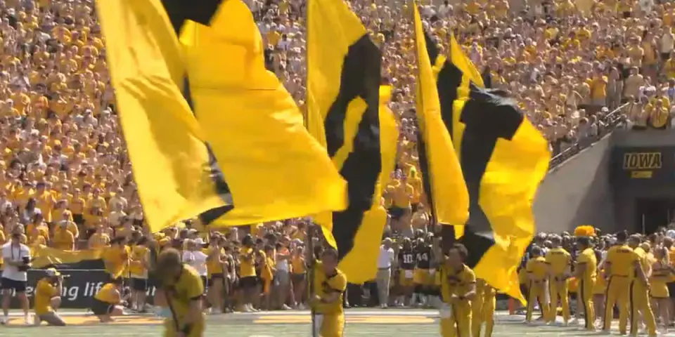 University of Iowa student dies after heat-related cardiac arrest at Hawkeyes game