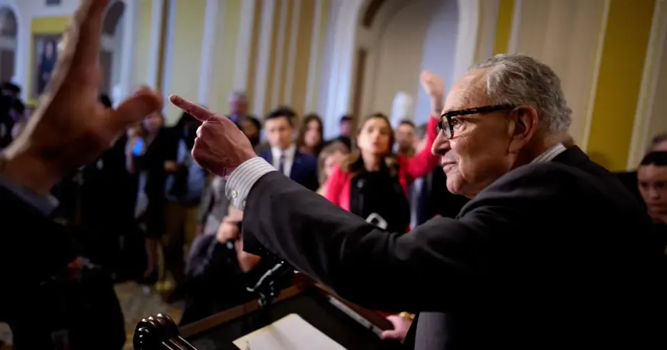 Senate Filibuster Halts Stock Trading Limits as Midterm Campaigns Heat Up