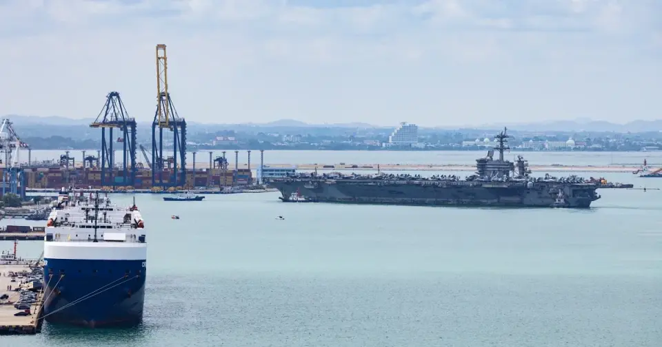 USS Abraham Lincoln Docking in Thailand After Record 286-Day Middle East Deployment