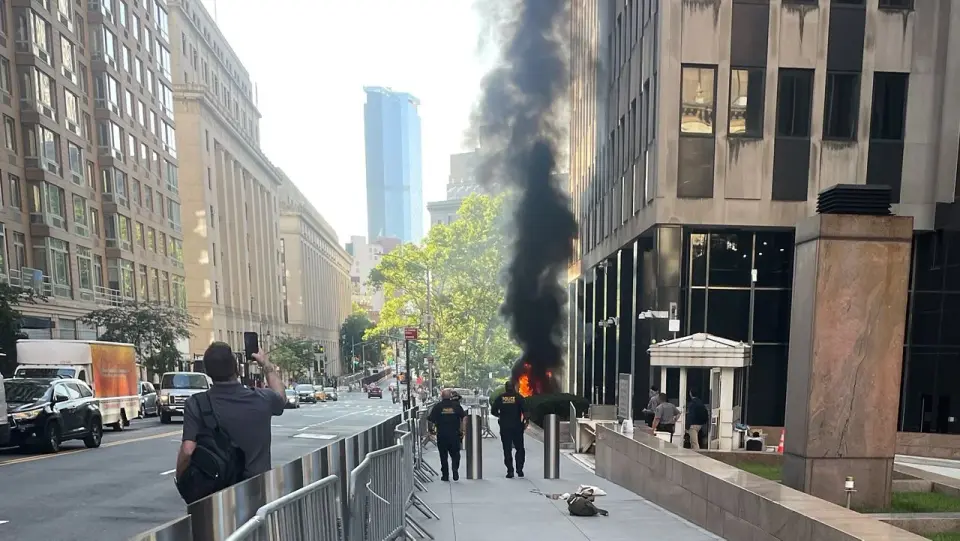 Incendiary device and gunfire thwarted outside 26 Federal Plaza, Manhattan