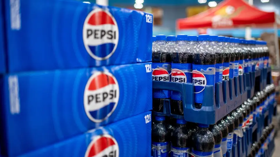 PepsiCo Beats Q3 Estimates but Cuts 2026 Outlook Amid North American Slump