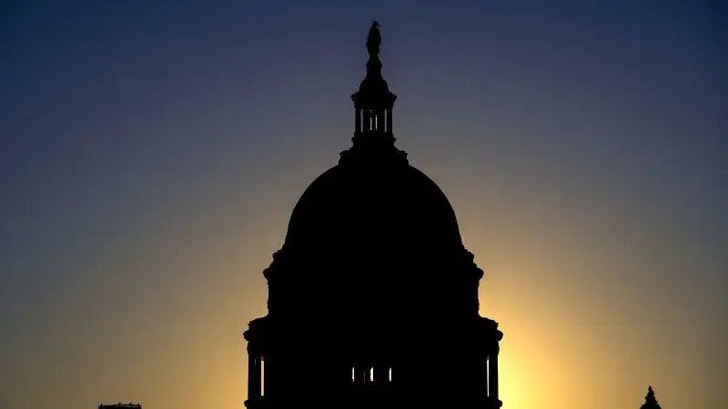 Democrats Face Strategic Divide on 2026 House Wave Potential