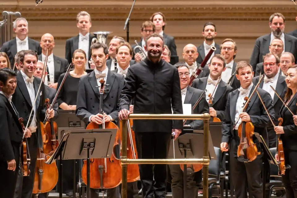 Carnegie Hall Delays Berlin Philharmonic Concert Due to Medical Emergency and Parade Traffic