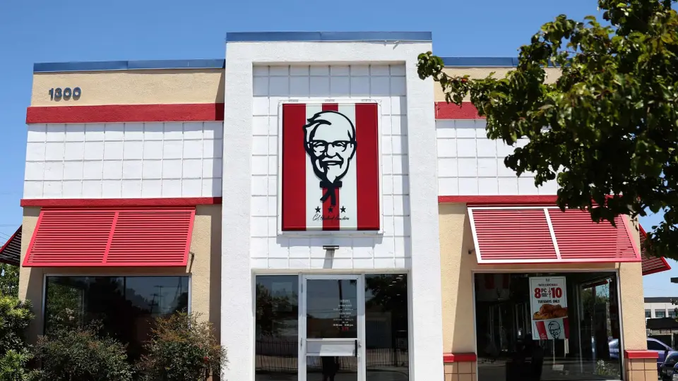 KFC Ends Decades-Long Pepsi Tie, Switches to Coca-Cola in 2027