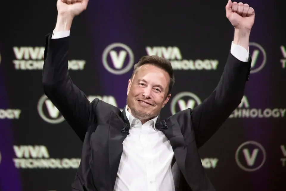 SpaceX Bets a Half-Trillion Dollar Data-Center Buildout to Fuel AI’s Next Leap