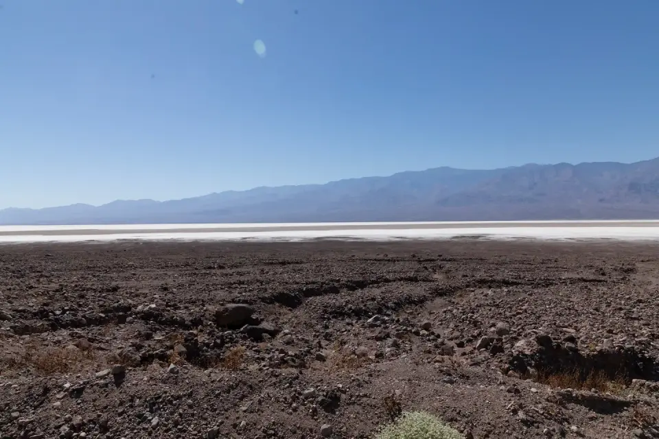 Desert tragedy in Death Valley: French visitor dies after car gets stuck