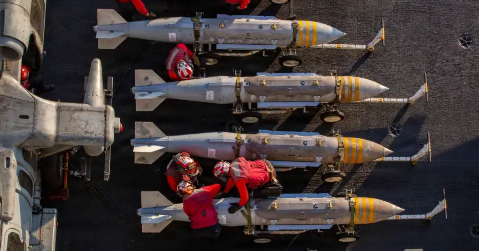 Pentagon Prepares Iran Strike Options as Trump Balances Midterm Timing