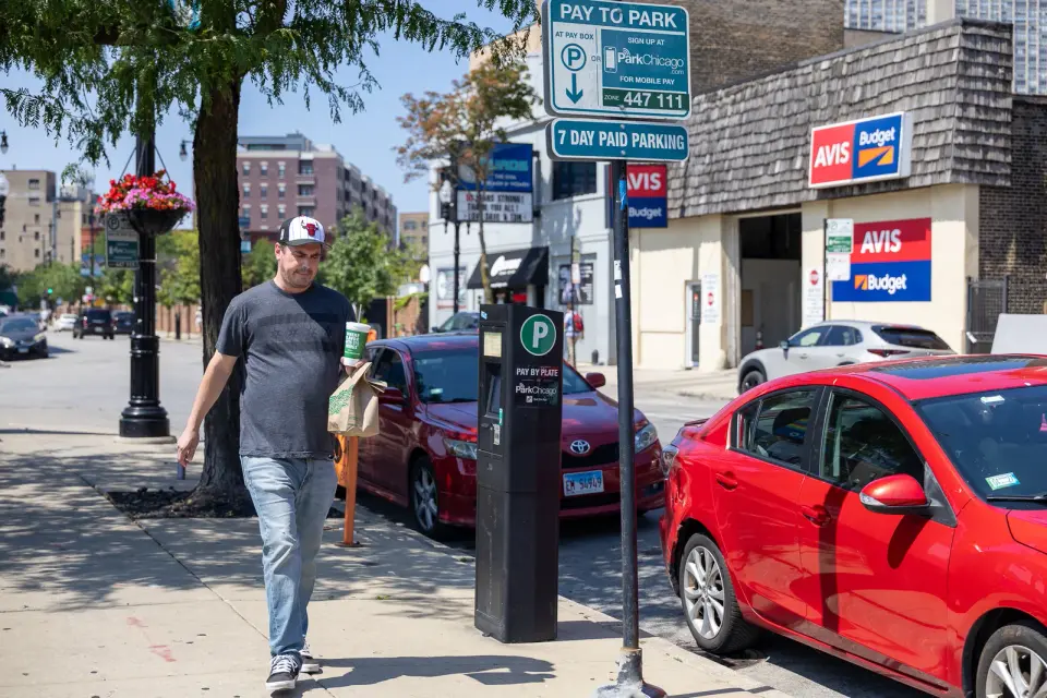 Chicago Council Approves $2.5B Parking Meter Sale to Stonepeak, Securing First Profit Share Since 2008