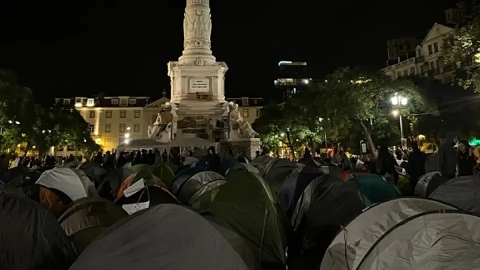 Lisbon police clear housing protest camp, arresting 55 amid cross-border unrest