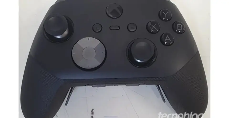 Xbox Elite 3 leak hints at scroll wheels, cloud mode, and removable battery