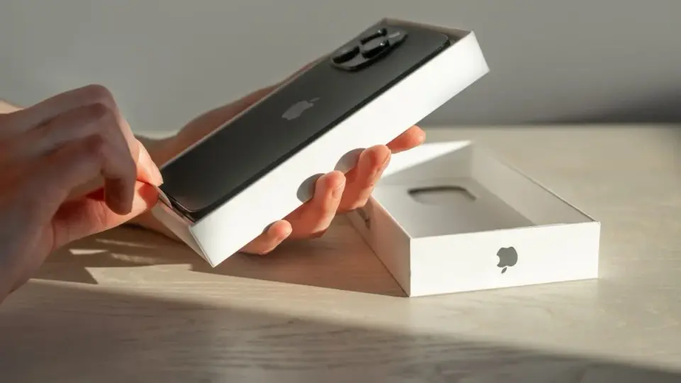 Apple’s Data-Loaded Device Concept Sparks Privacy Debate
