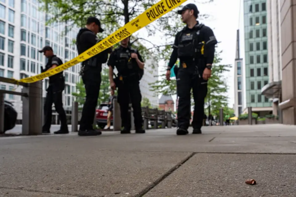 Bystander seriously wounded after shooting near White House, investigation underway