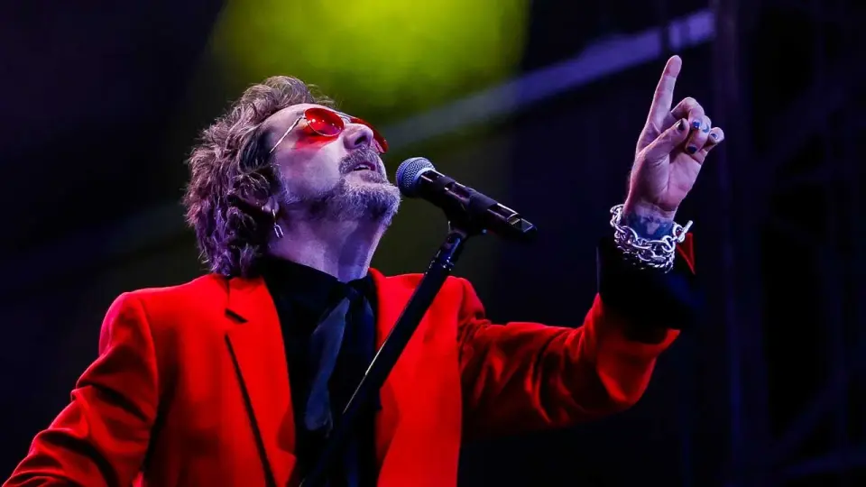 Robinson calls out USA chant during Black Crowes Tampa show
