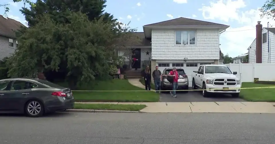 Acquaintance Fatally Stabs Massapequa Man in Sleep, Police Say