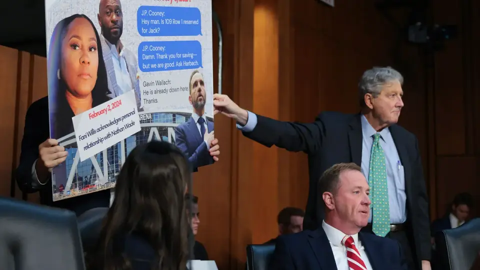 Schmitt’s Basketball Gaffe Derails Smith Testimony