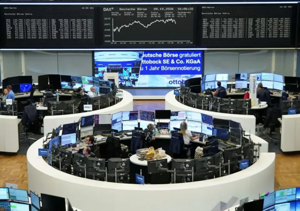 Equities Ignore Oil Volatility as Focus Shifts to Q3 Earnings