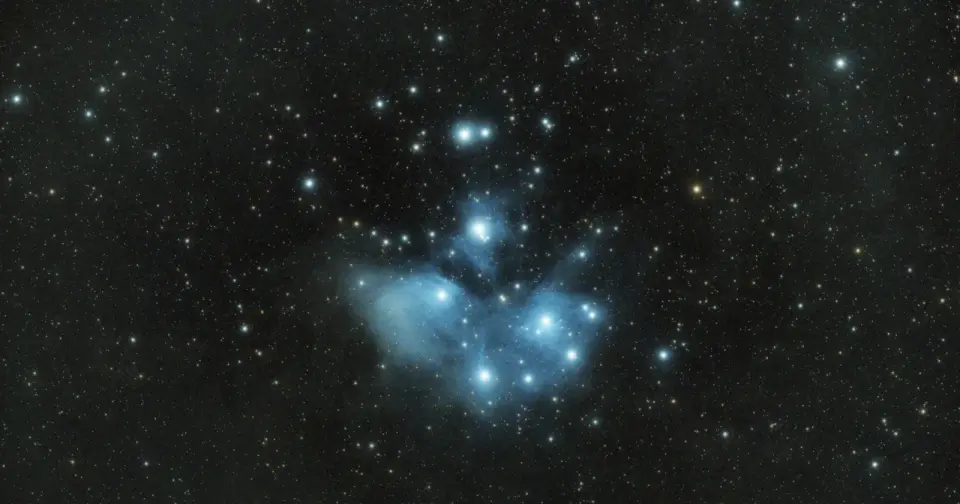 Gigantic Water Vapor Cloud Detected Around Ancient Quasar