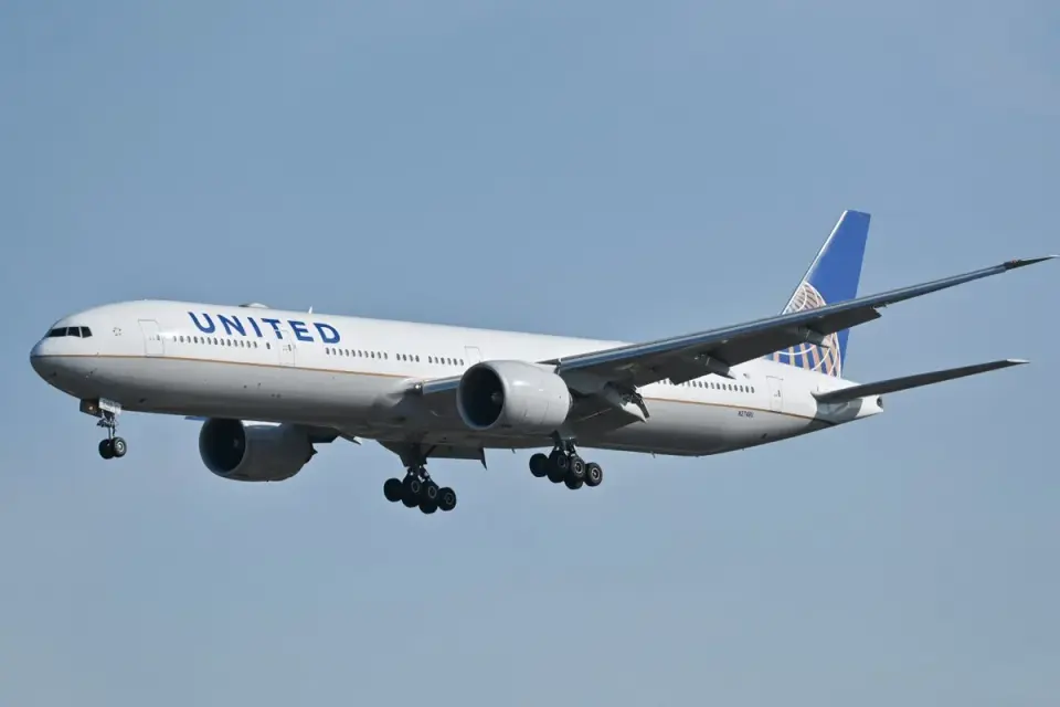 Drone near-miss prompts FAA probe after Newark landing
