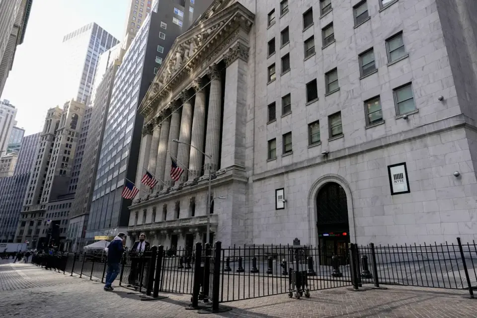 AI Trade Collapse Risks $20T Market Cap Wipeout as CoreWeave and Meta Trigger Tech Sell-Off