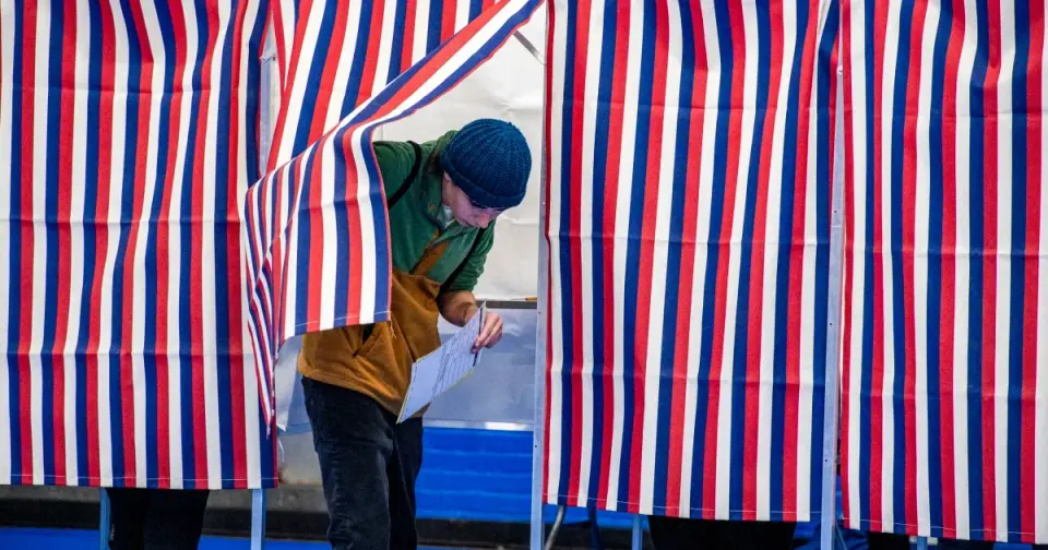 Supreme Court Halts New Hampshire Student ID Restrictions Ahead of Midterms