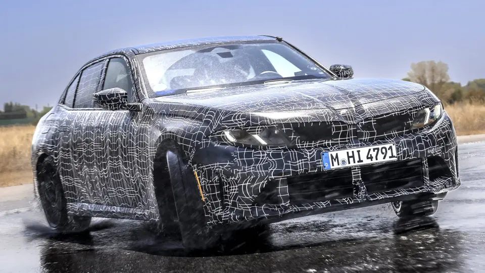 BMW M350 xDrive Debuts with 443 HP and Future Drift Mode