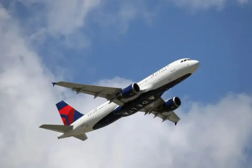 Delta flight temporarily shuts off Wi‑Fi after rogue onboard network sets off alarm