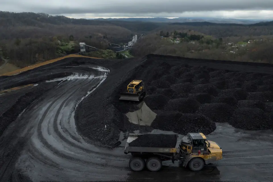 Trump unveils $800M plan to spark a coal-power revival